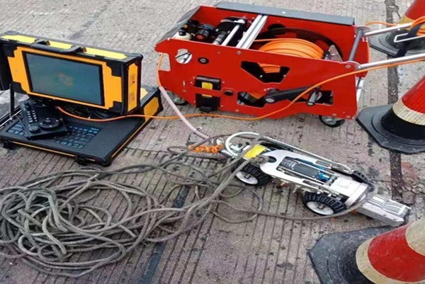 白玉CCTV管道检测机器人